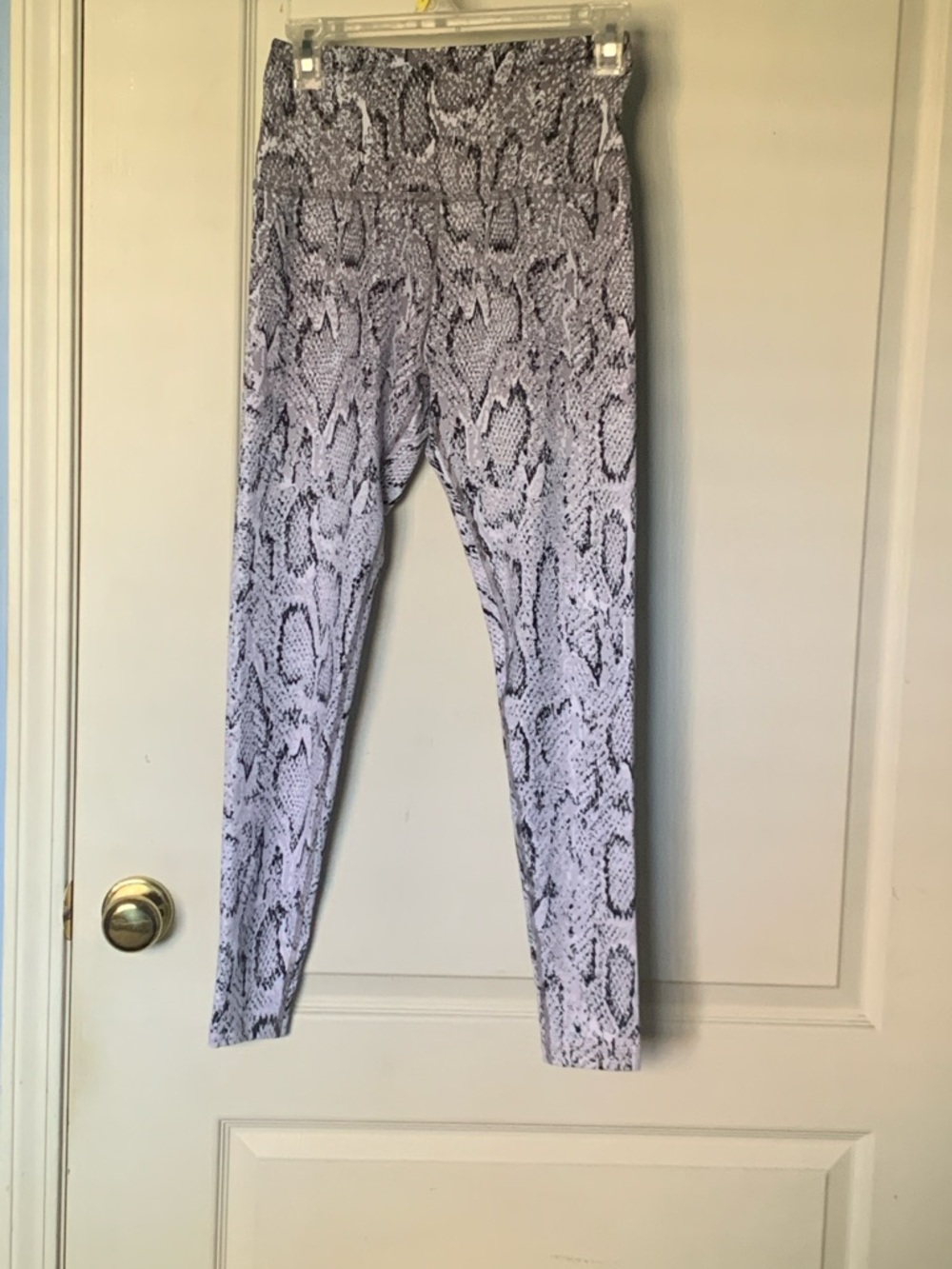 Beyond Yoga Snake Print High-Waist Leggings in Black & White